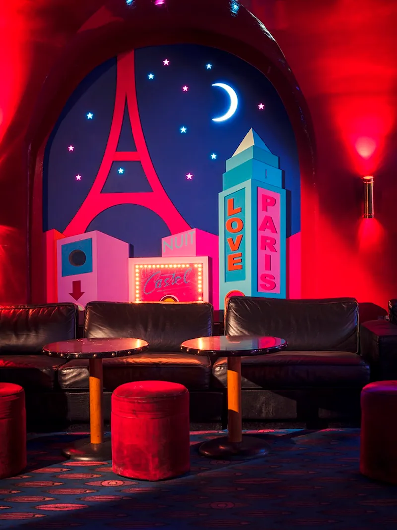 Café Français — Elegant Brasserie Place de la Bastille